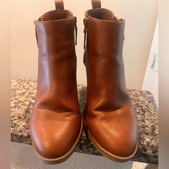 Universal thread brown boots - size 9.5 - Picture 4 of 5